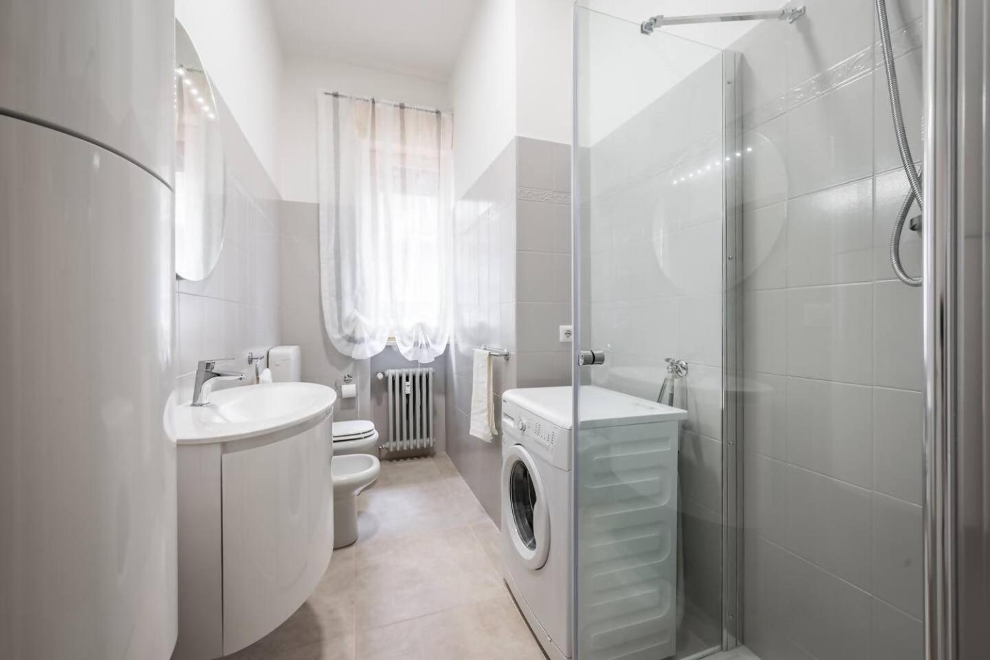 Casa Amelia Elegant Suite Parcheggio Gratuito Парма Экстерьер фото